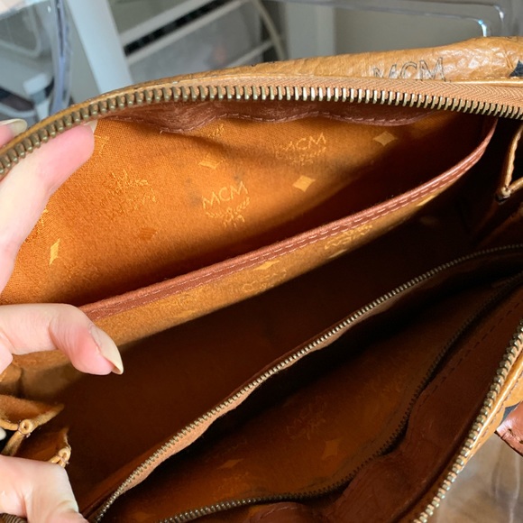 MCM Handbag - Picture 4 of 4